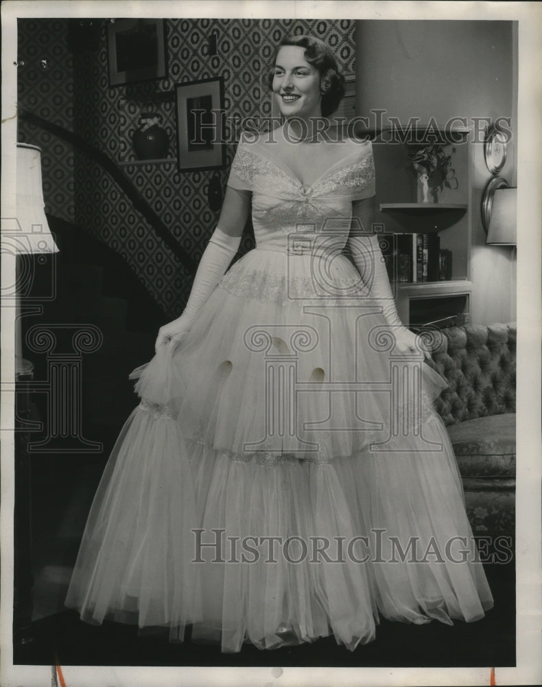 1952 Press Photo Virginia Fagan - mja18167-Historic Images