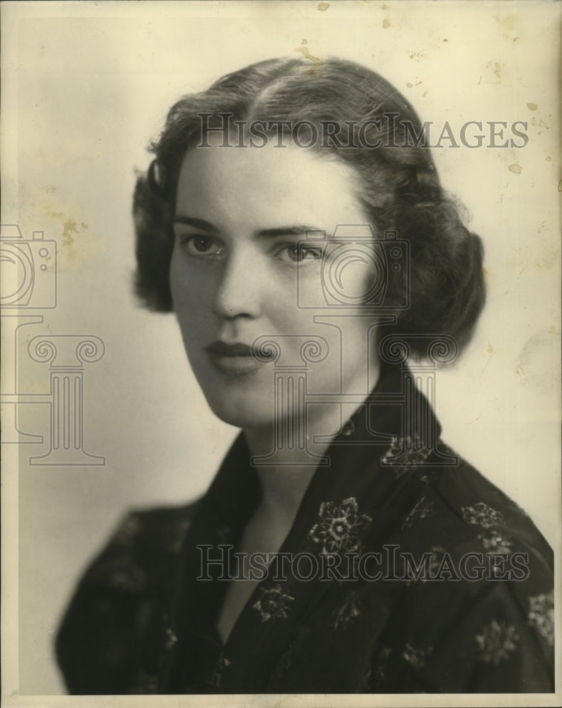 Press Photo Emilie Moeller now Mrs. Emil W. Hokanson Jr. - mja18240-Historic Images