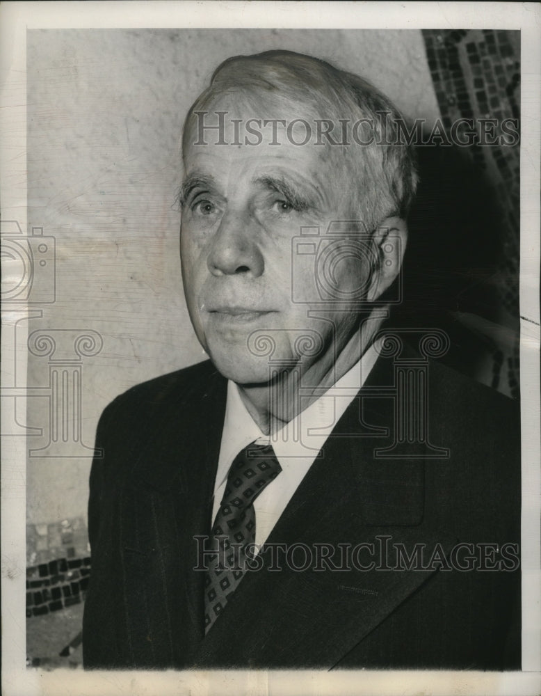 1949 Press Photo Robert Frost to receive Limited Editions Club gold medal-Historic Images