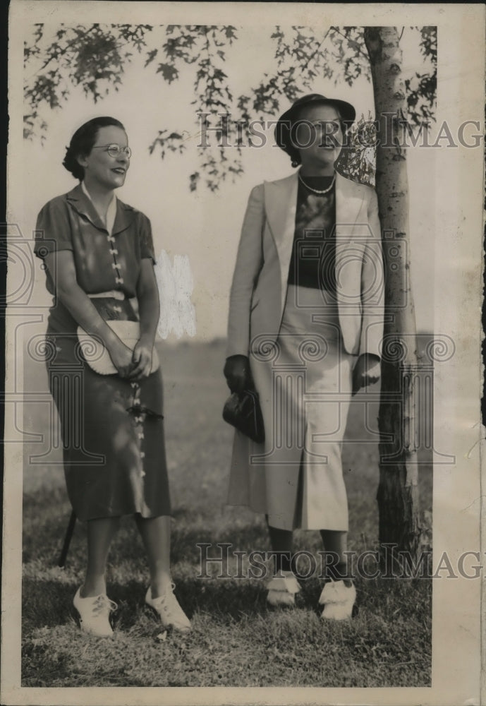 1937 Press Photo Mrs. A.J. Reichardt and Mrs. Hugo J. Bauch - mja18483-Historic Images