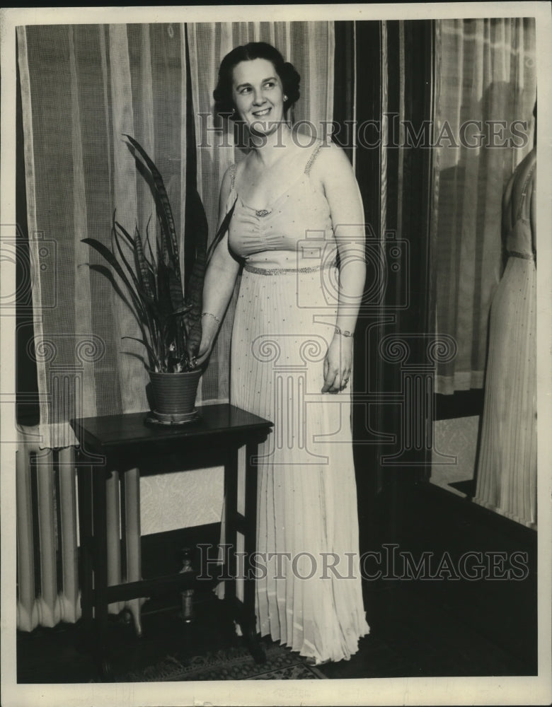 1938 Press Photo Mrs. Al Blatz - mja18641-Historic Images