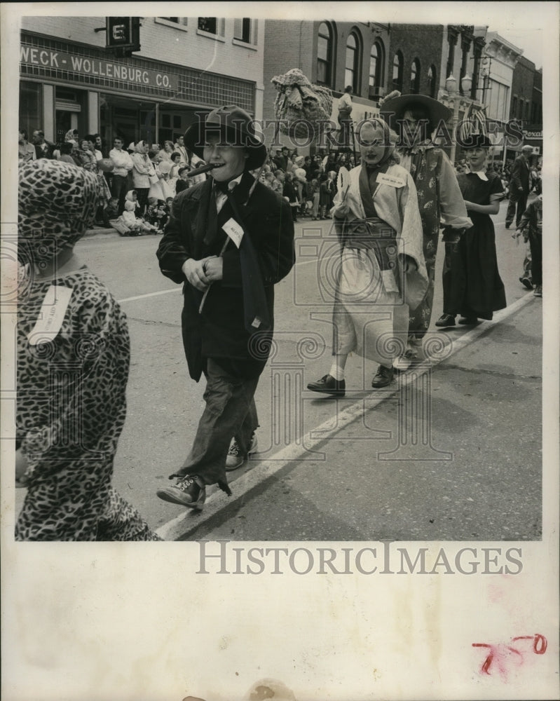 1959 Press Photo Beaver Dam&#39;s 17th annual Circus parade - mja18664- Historic Images