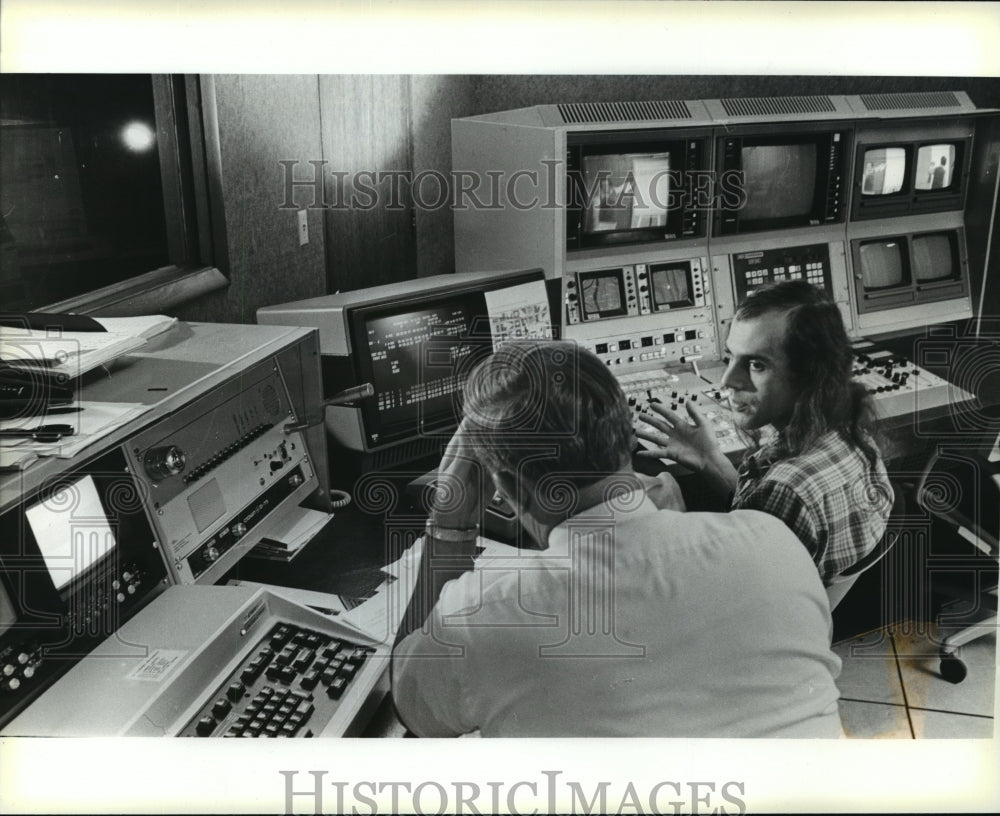 1982 Press Photo WTMJ Radio City Studios - Control Room - mja18808-Historic Images