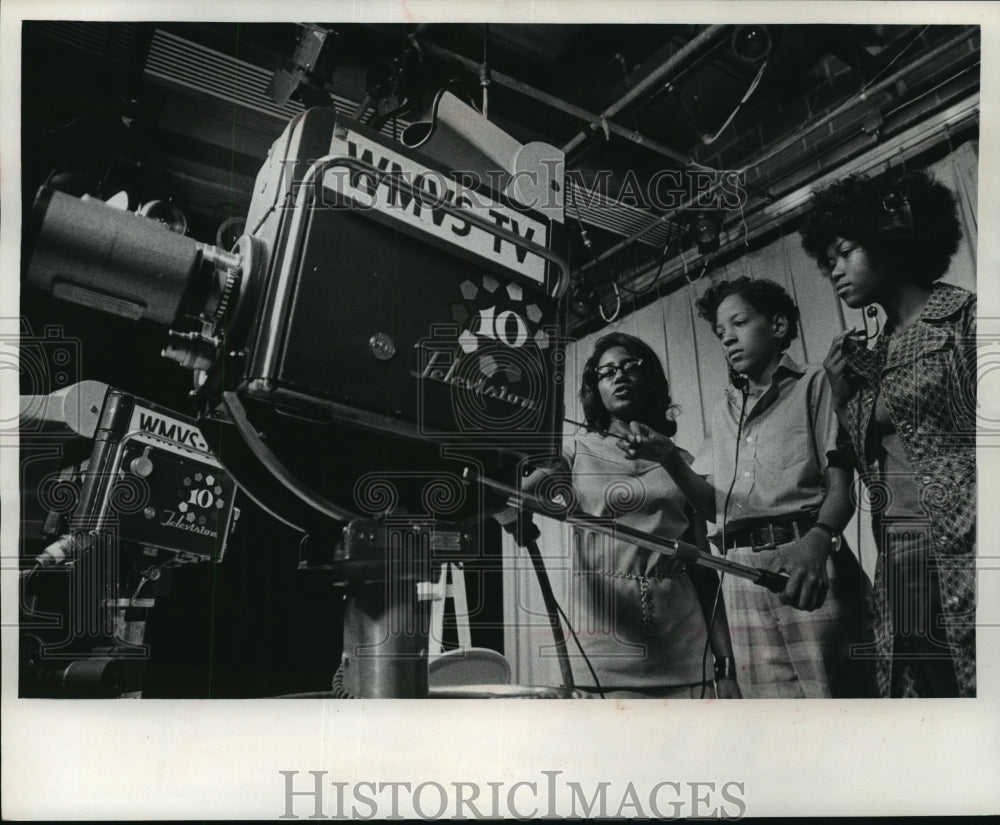 1972 Press Photo Mrs Jenelle Elder supervised Warren Scurlock &amp; Monica Stevenson-Historic Images
