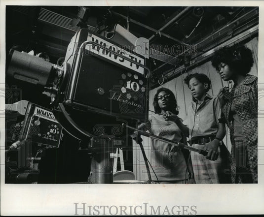 1972 Press Photo Mrs Jenelle Elder supervised Warren Scurlock & Monica Stevenson-Historic Images