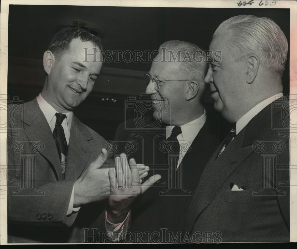 1952 Press Photo The GOP presidential hopeful- Earl Warren in Wisconsin-Historic Images
