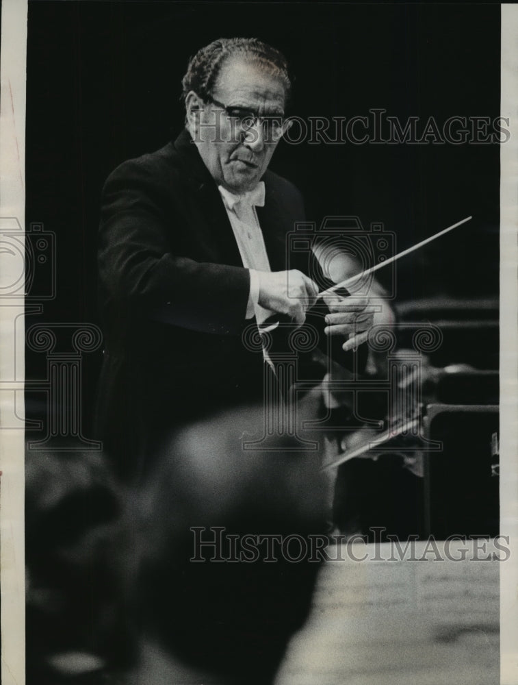 1941 Press Photo Alfredo Antonini guest conductor of the Milwaukee Symphony-Historic Images