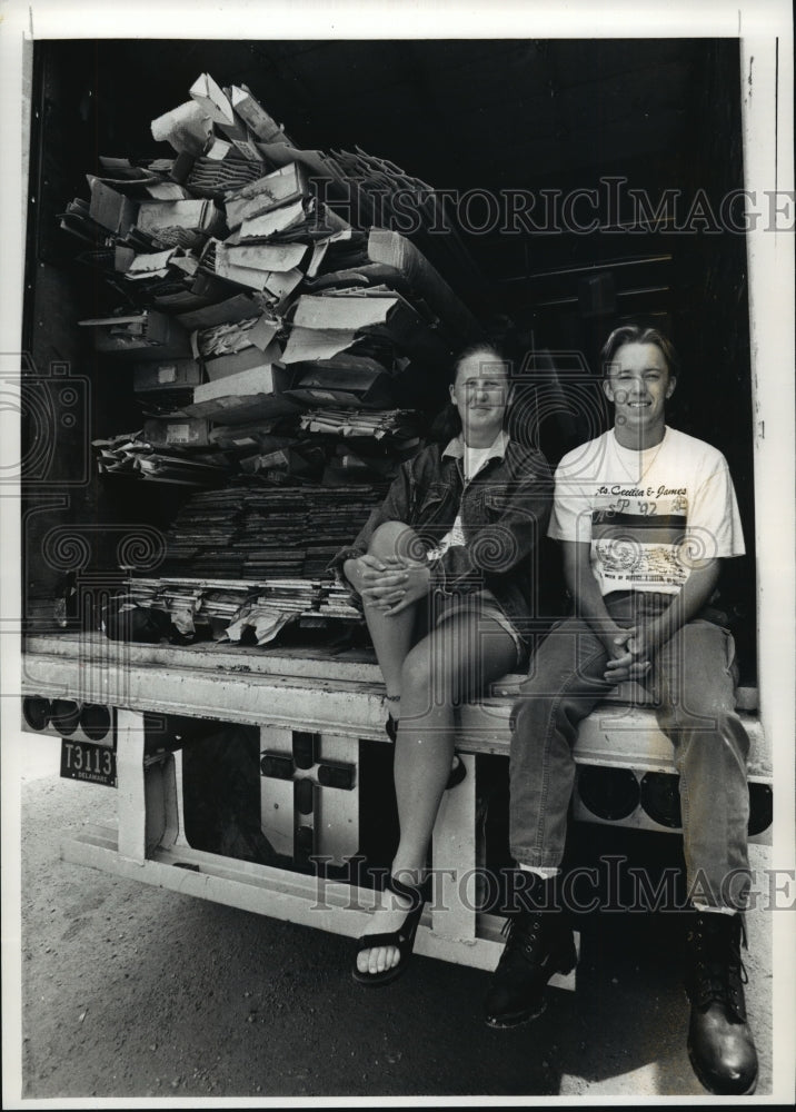 1992 Press Photo Ivy Furrer &amp; Zac Calvelli, members of Appalachia Service Proj - Historic Images