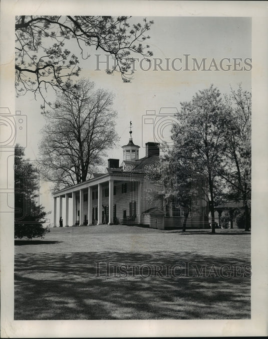 1952 Press Photo Old home & burial place of George Washington - mja19318-Historic Images
