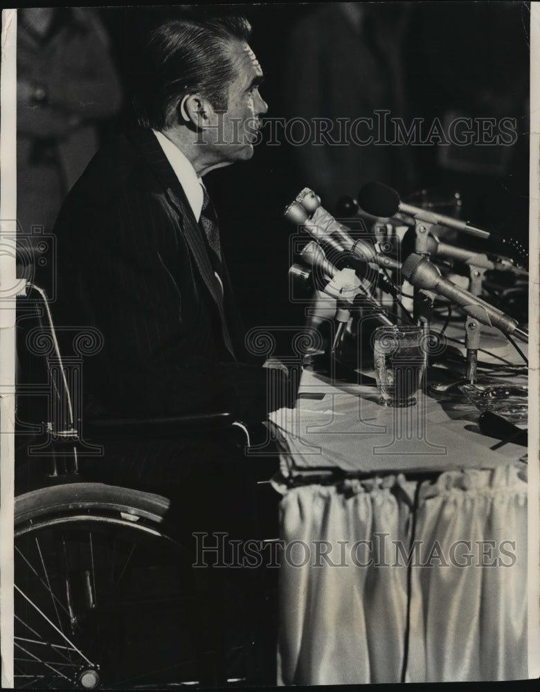 1976 Press Photo George Wallace visits Milwaukee &amp; Wisconsin - mja19361 - Historic Images