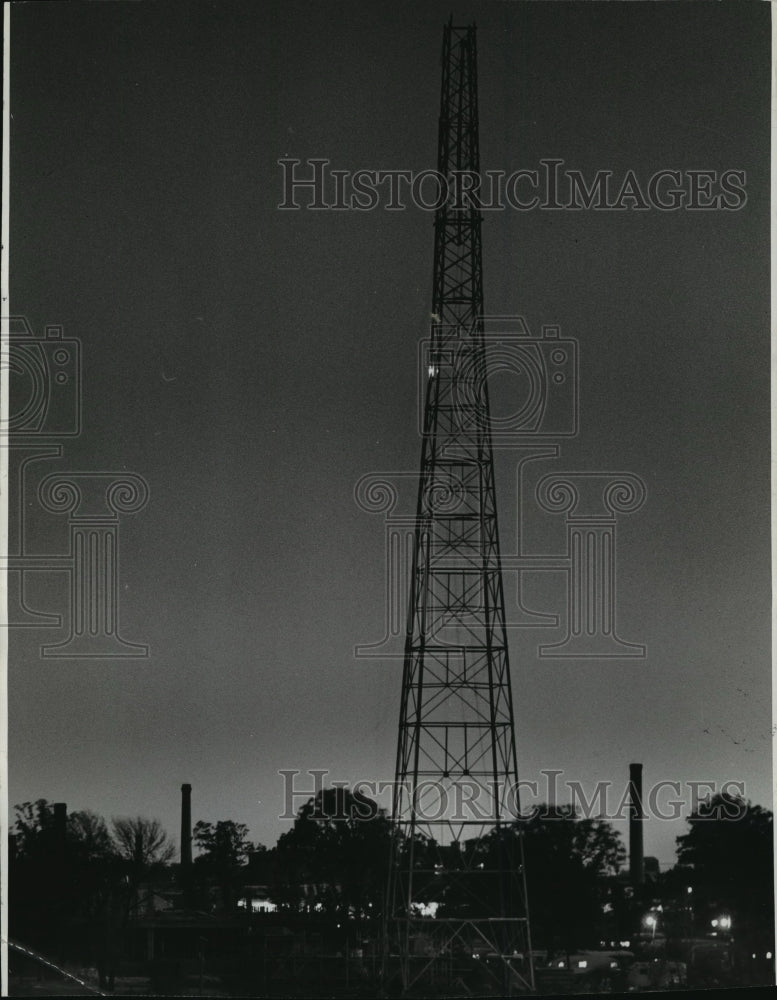 1941 Press Photo Milwaukee Journal Television Transmitter tower at Radio City - Historic Images