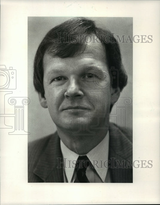 1984 Press Photo Michael Vlaisavijevich, Wisconsin Department of Revenue - Historic Images