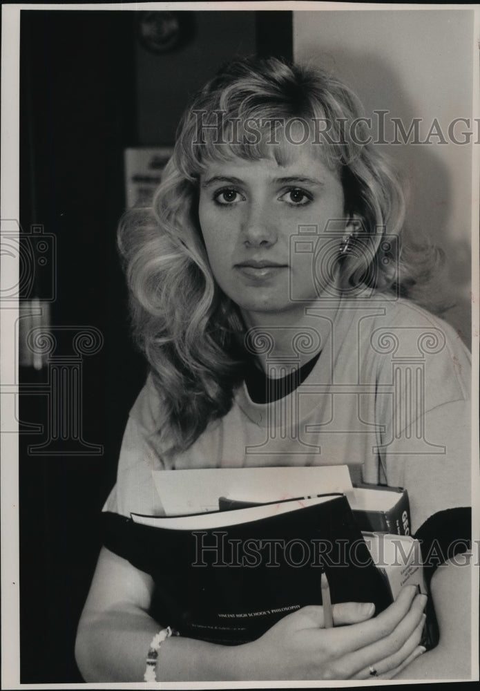 1989 Press Photo Laura Friedel, sophomore at Vincent High School - Historic Images