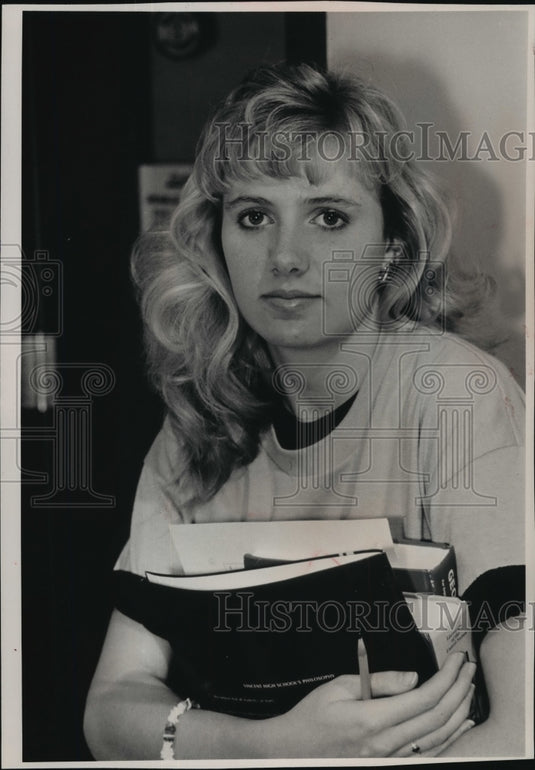 1989 Press Photo Laura Friedel, sophomore at Vincent High School - Historic Images