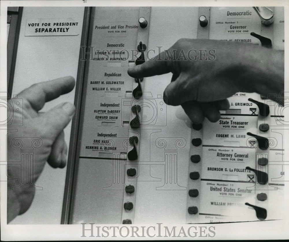 1966 Press Photo Voting Machine - mja19920 - Historic Images