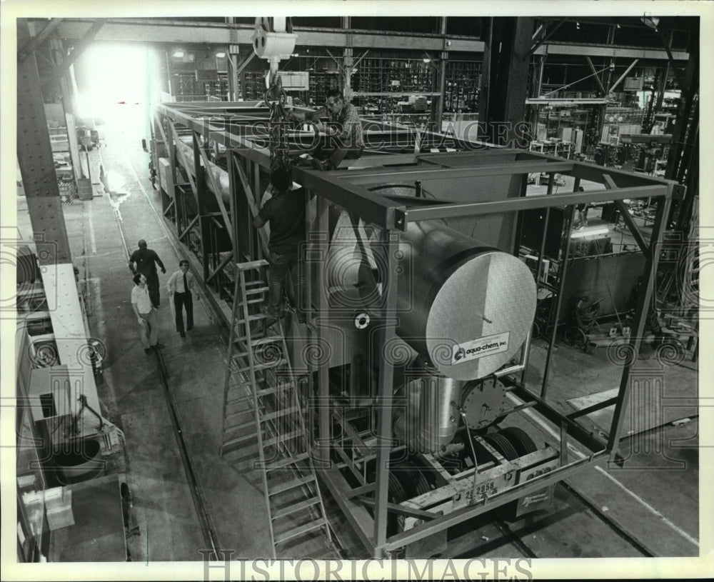 1987 Press Photo Evaporator by Aqua-Chem that can reduce brine wastewater - Historic Images