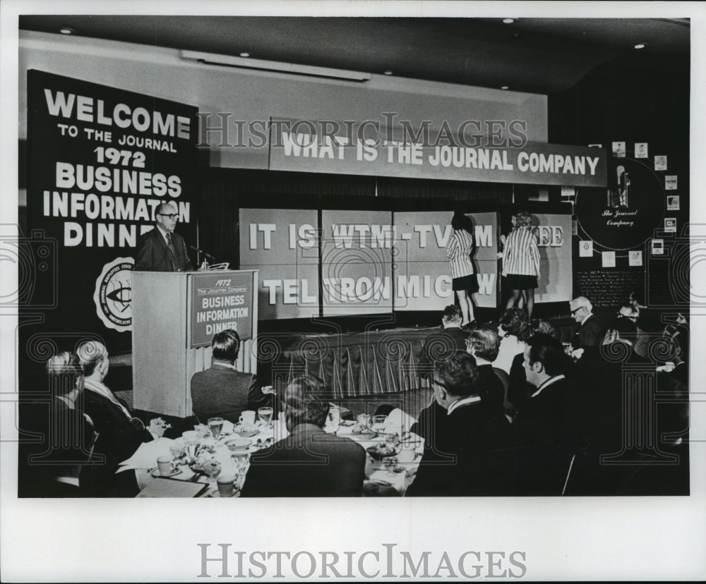 Press Photo 1972 The Journal Business Information Dinner - mja20262 - Historic Images