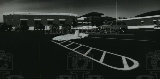 1993 Press Photo Waukesha County Mental Health Center under construction - Historic Images