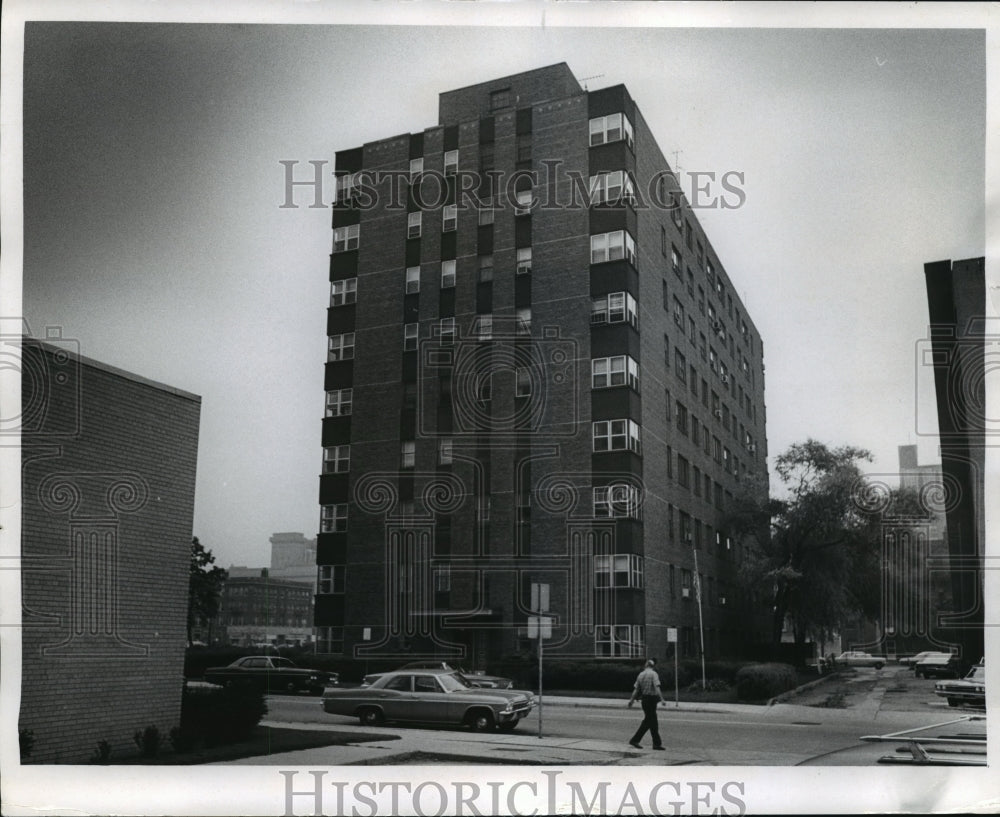 1969 Press Photo View of Abbottsford Apartments - mja20327-Historic Images