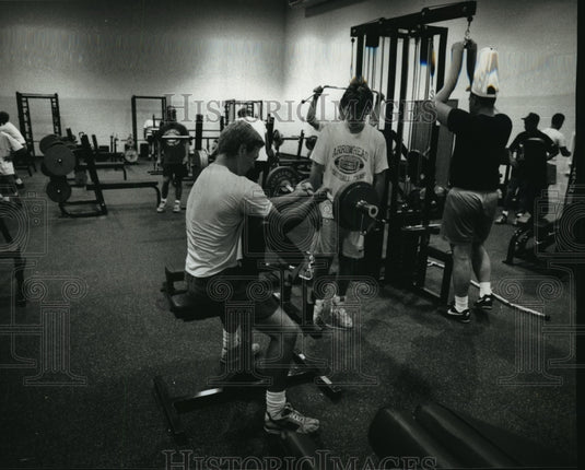 1993 Press Photo 39 stations that students can use at Arrowhead High School - Historic Images