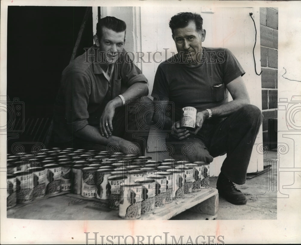 1963 Press Photo Thomas Johnson &amp; Donald Trumph- Bush Brothers canning plant - Historic Images
