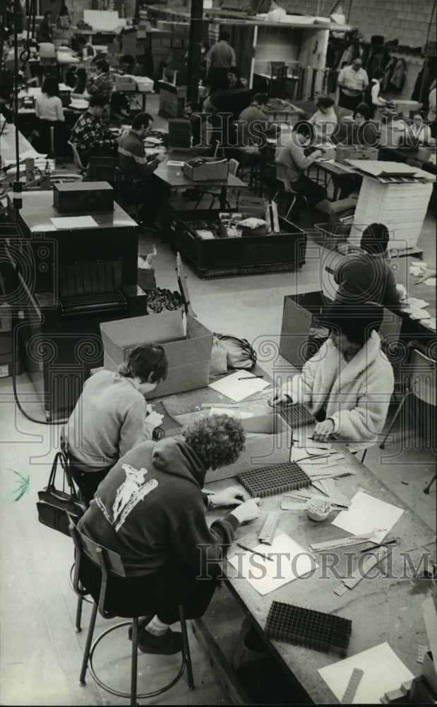 1982 Press Photo Assembly area of Waukesha Training Center - mja20695 - Historic Images