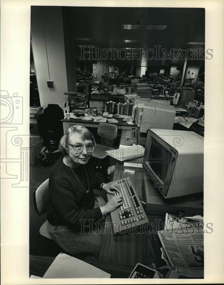 1987 Press Photo Alicia Armstrong, Journal reporter - retire - mja20790 - Historic Images