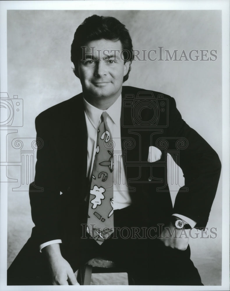 1992 Press Photo Laurence J Wert, VP &amp; General Manager of WLUP AM 1000 - Historic Images