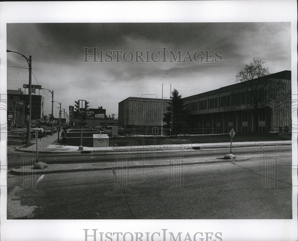1971 Press Photo West Allis, Wis., - buildings, W.A.&#39;s City Hall - mja22447-Historic Images