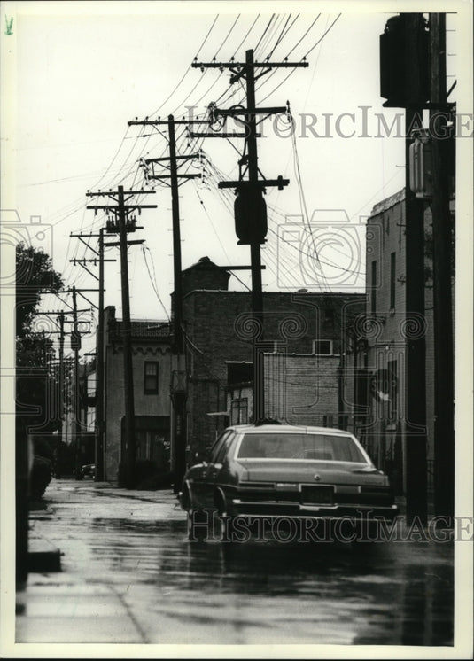 1981 Press Photo Silver Spring Dr, business & commercial district, Whitefish Bay - Historic Images