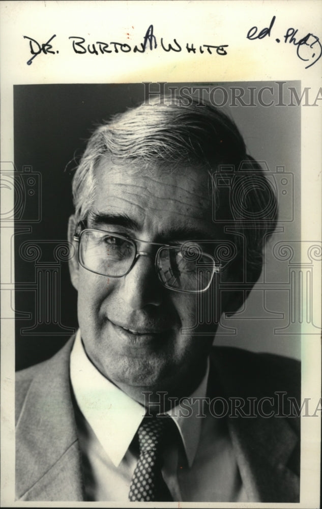 1986 Press Photo Burton L. White author director of Harvard Preschool Project. - Historic Images