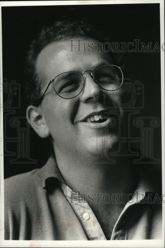 1989 Press Photo Marcus White press aide and college student. - mja23680 - Historic Images