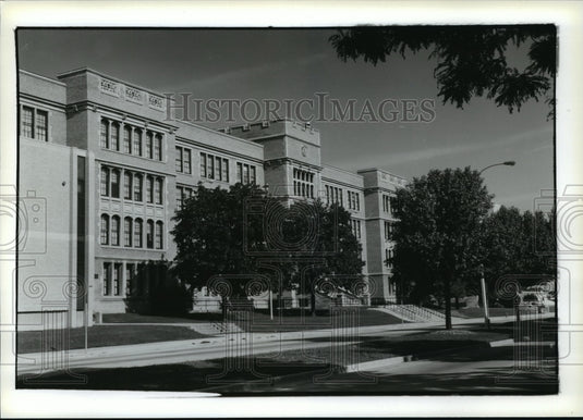 1994 Press Photo Washington High School - mja24773 - Historic Images