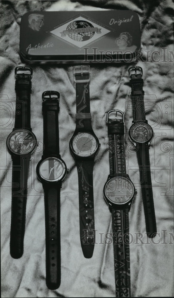1993 Press Photo Novelty watches for teenagers, comes with metal tins by Fossil - Historic Images