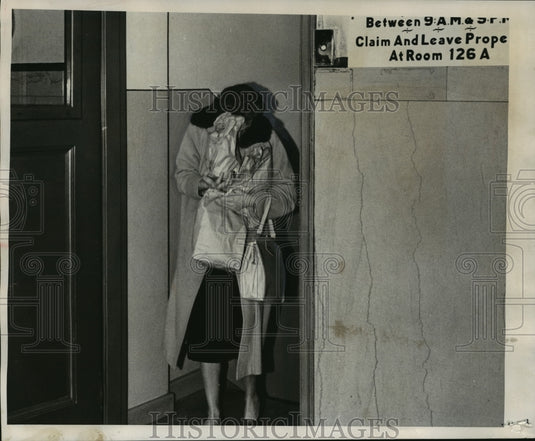 1950 Press Photo Mrs. Sebastian scurries down a Safety Building corridor - Historic Images
