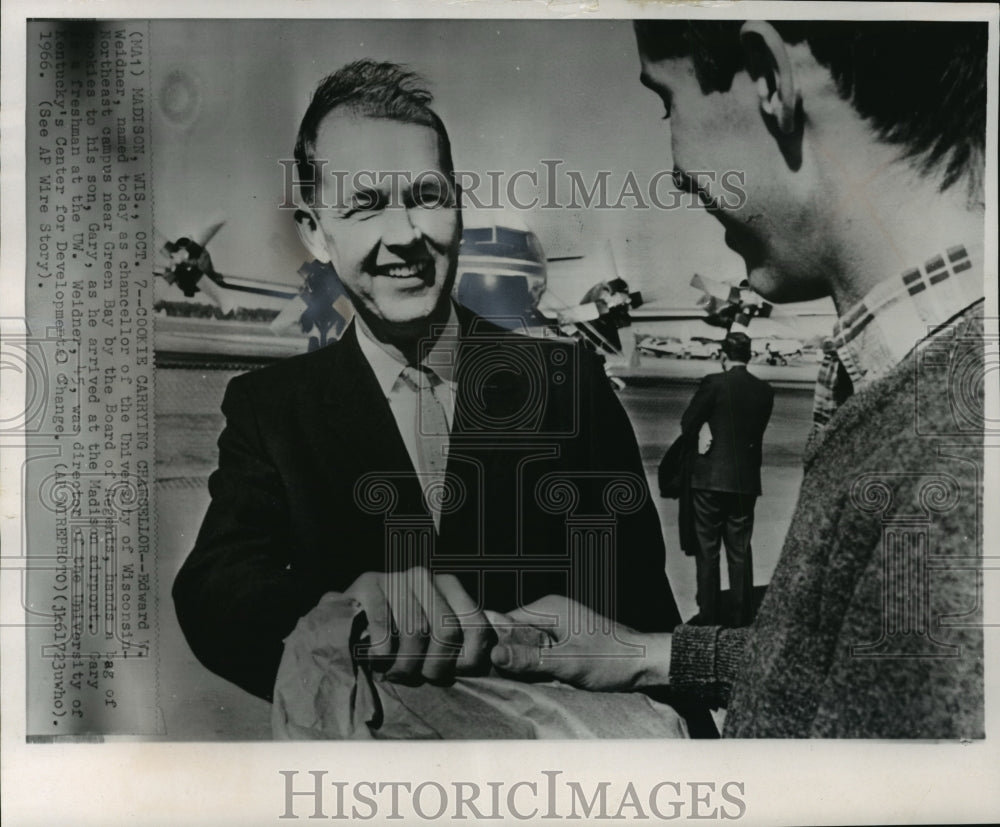 1966 Press Photo Edward W. Weidner, new chancellor, arrives at Madison airport - Historic Images