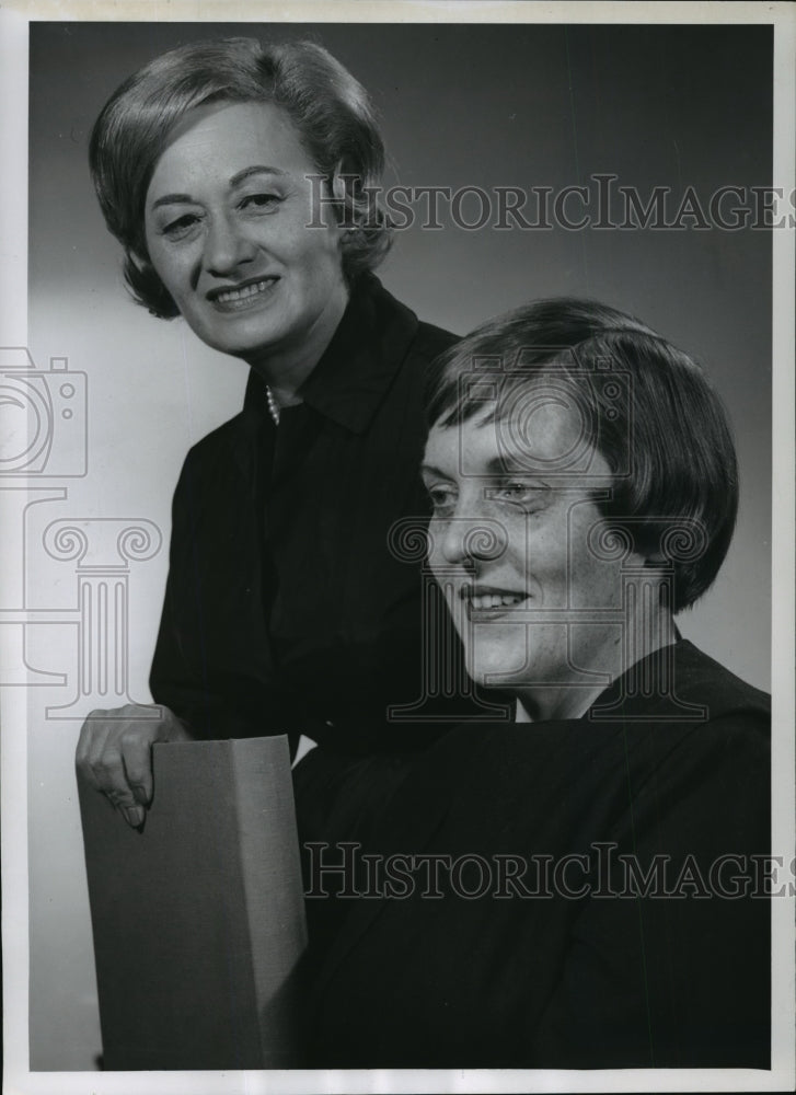 1961 Press Photo Mrs. David Richman and Mrs. Bennett F. Waxse, presidents of PTA-Historic Images