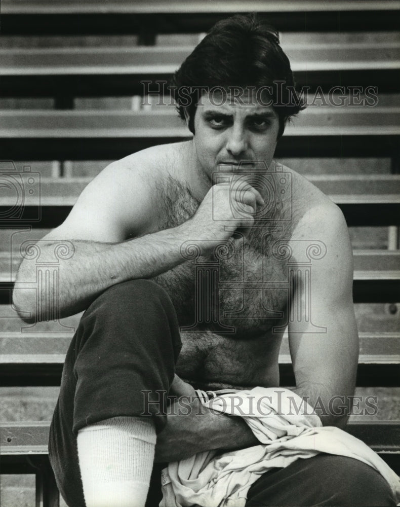 1981 Press Photo Steve Wagner prepares as linebacker for Philadelphia Eagles - Historic Images