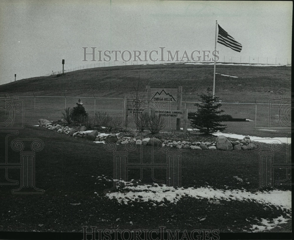 1982 Press Photo Omega Hills Landfill, Germantown, Wisconsin - mja27390 - Historic Images