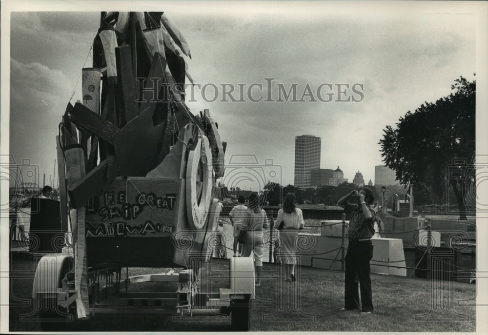 1988 Press Photo The Great Ship Milwaukee created by Artreach participants - Historic Images