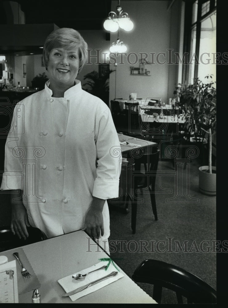 1989 Press Photo Chef Nance Kinney at Nance&#39;s Restaurant - Historic Images