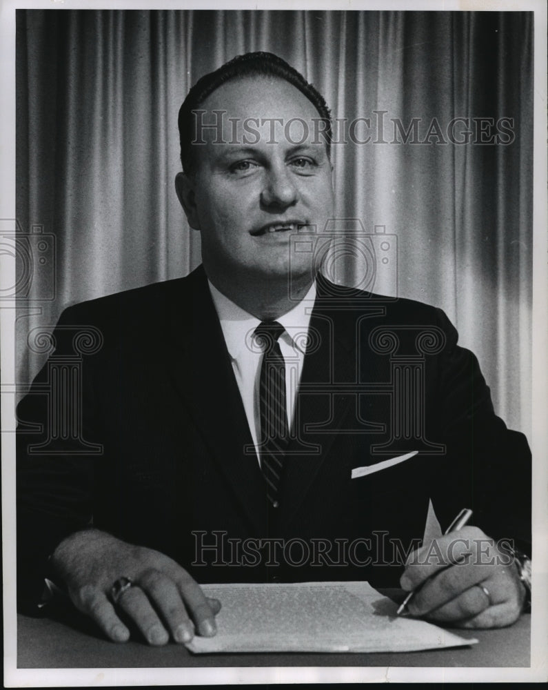 1962 Press Photo Donald Kilps as president of Metropolitan Builders Association - Historic Images