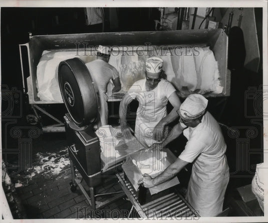 1959 Press Photo Milton D. Pevonka, Wilbur Stronech & Lester Martin churn butter - Historic Images