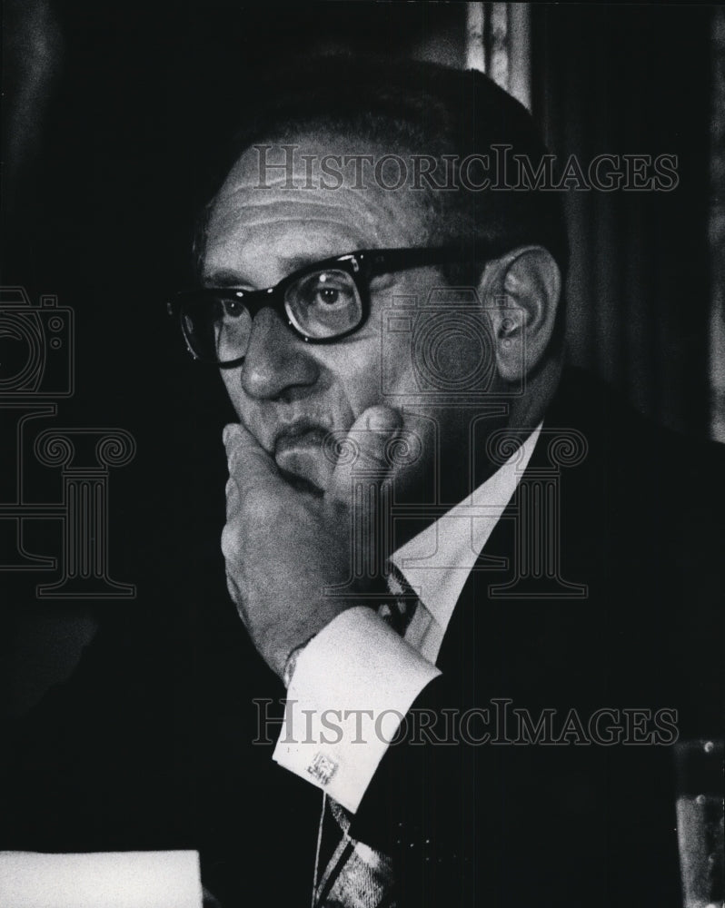 1975 Press Photo Henry Kissinger during a Milwaukee visit - mja31111-Historic Images