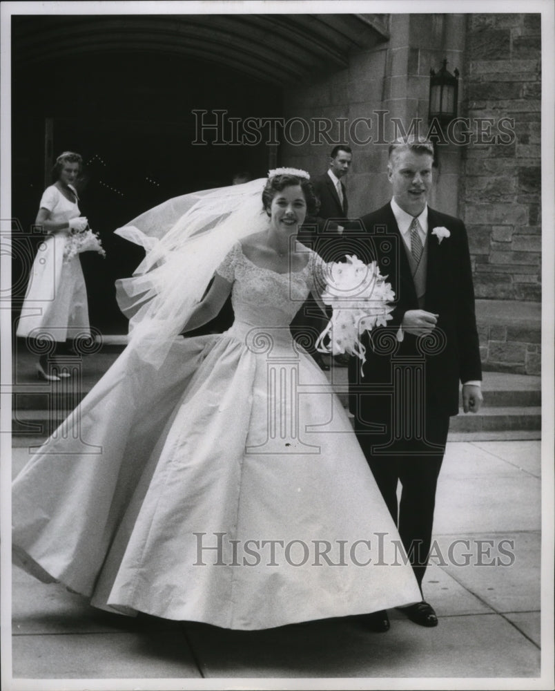 1956 Press Photo William Astor and wife, former Charlotte Fisk of Green Bay-Historic Images