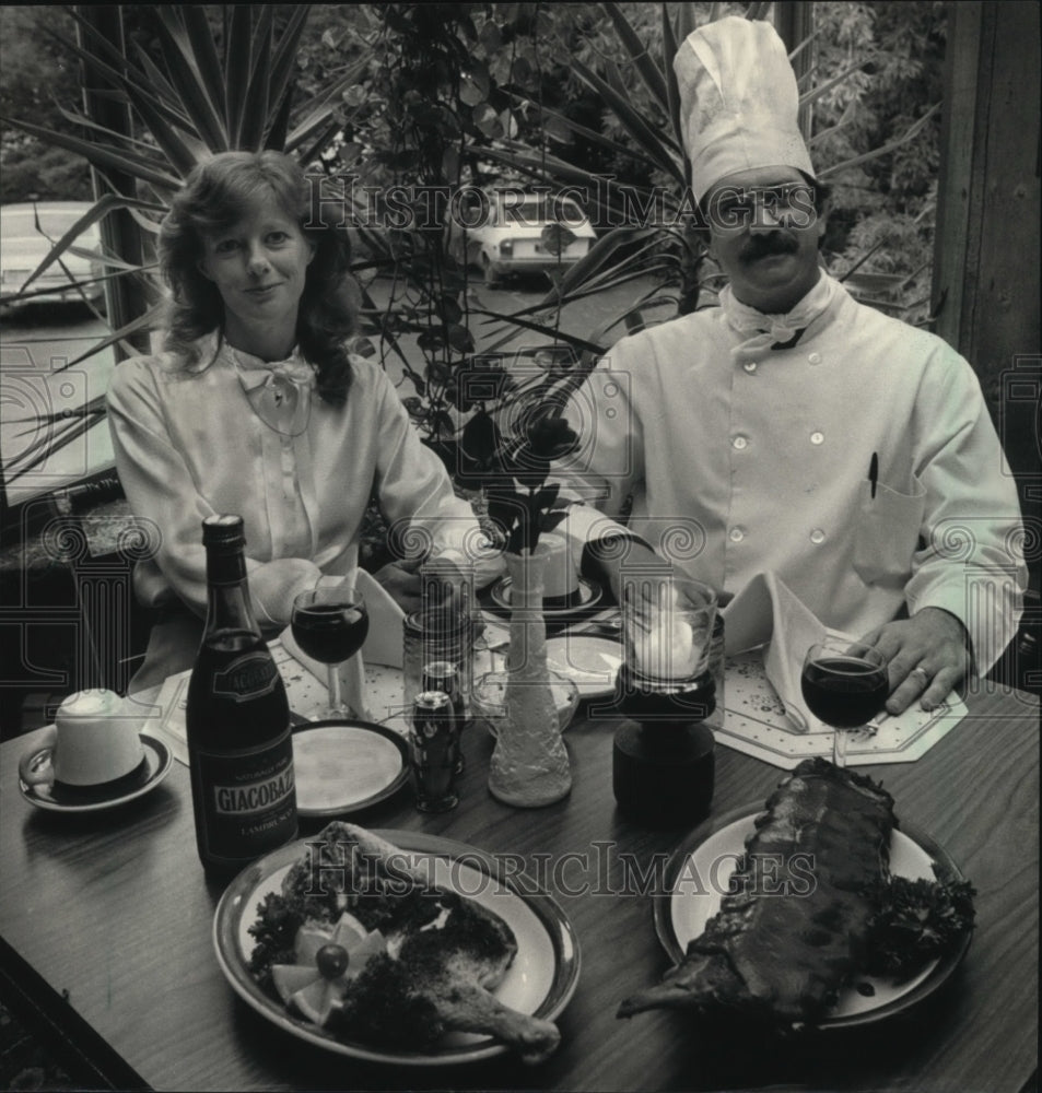1986 Press Photo Steve and Nancy Klatt at their Century Inn in Thiensville-Historic Images