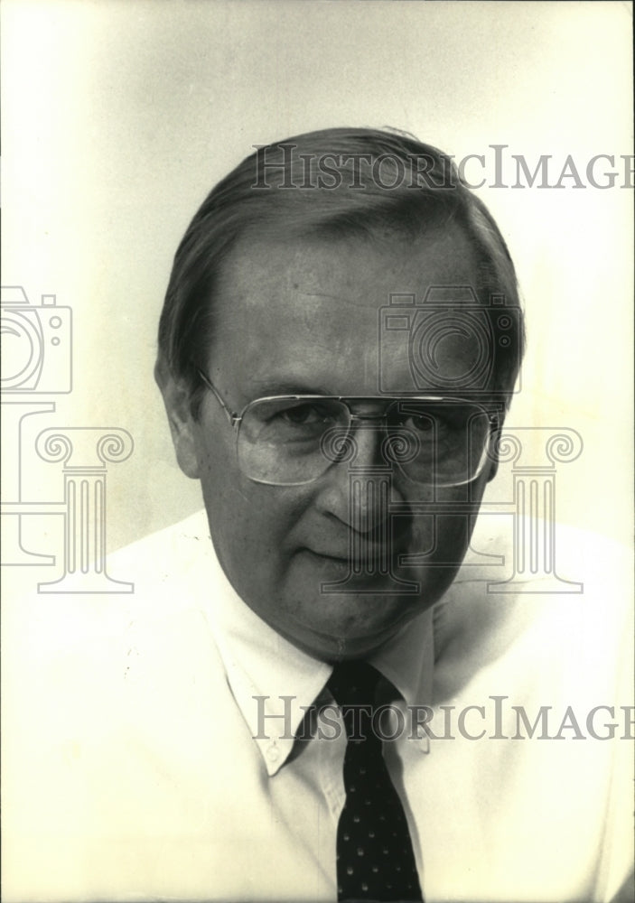 1987 Press Photo Robert Buzinski, communications director to Gov. Thompson-Historic Images