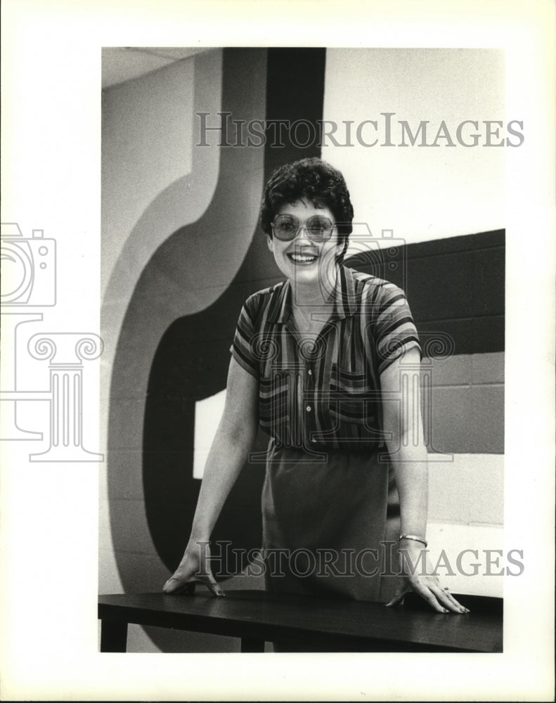 1981 Press Photo Bonnie Buzza, assistant professor of speech at Ripon College-Historic Images