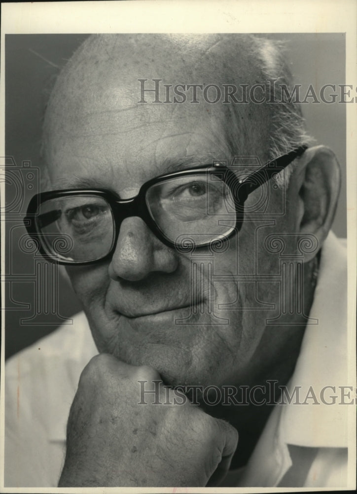 1984 Press Photo Gerald Winter Kloss, writer and poet, Journal reporter-Historic Images