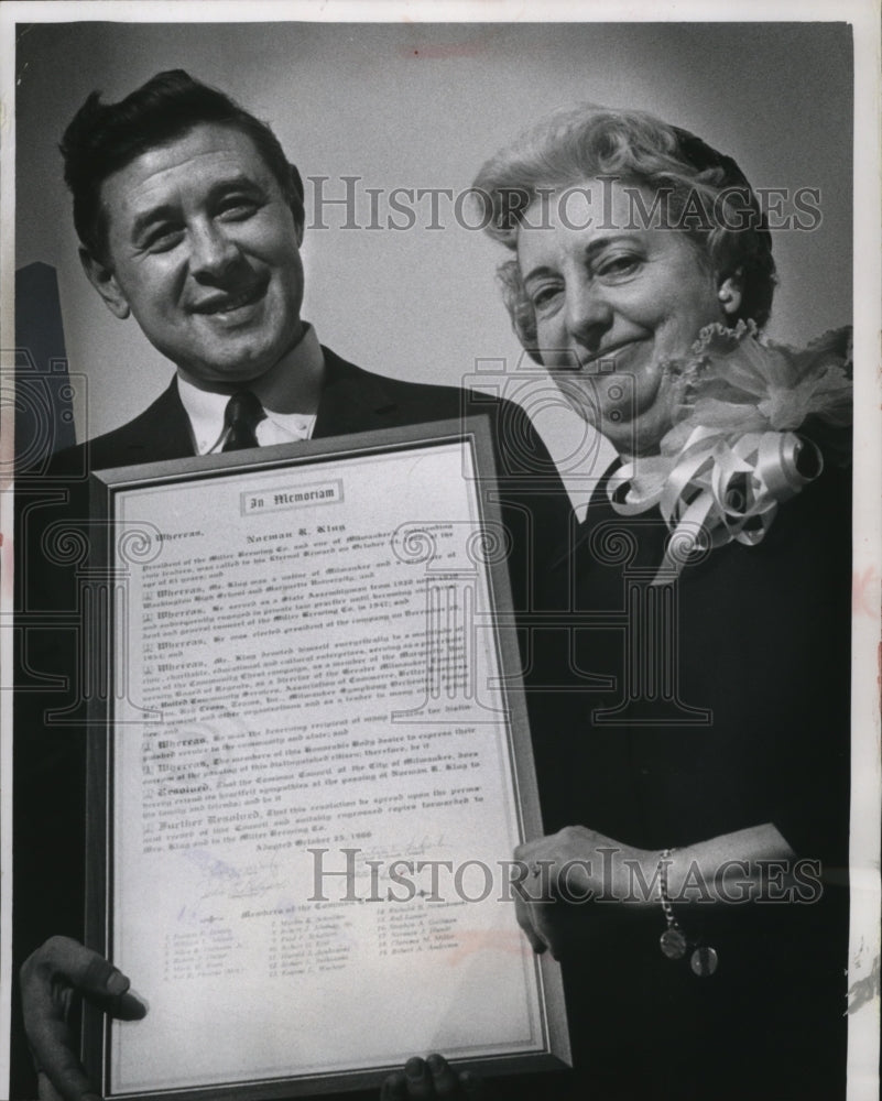 1967 Press Photo Norman Klug, President of Miller Brewing, Accepts Plaque Award-Historic Images